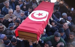 صور جنازة فقيد تونس منصف بن سالم رحمه الله.9.jpg