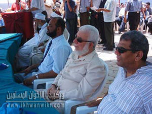 ملف:الأستاذ-جمعة-أمين-وصبحي-صالح-والشيخ-احمد-المحلاوي-في-مؤتمر-نصرة-فلسطين.jpg