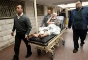 حامد البيتاوى فى احد مستشفيات نابلس للعلاج عقب الحادث.jpg
