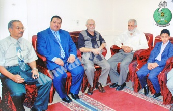 الدكتور-محمود-عزت-والأستاذ-عصام-مختار-والحاج-عبدالمنعم-دحروج.jpg
