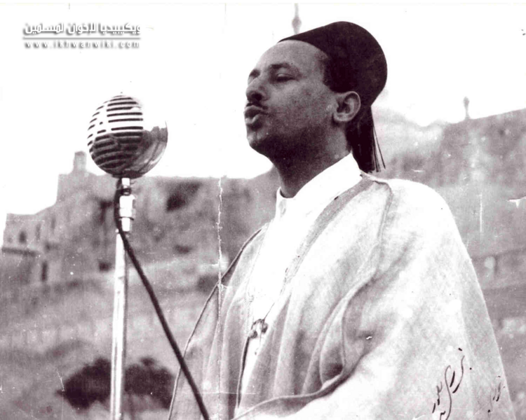 ملف:الأستاذ-فريد-عبد-الخالق-في-إحدى-الخطب.png